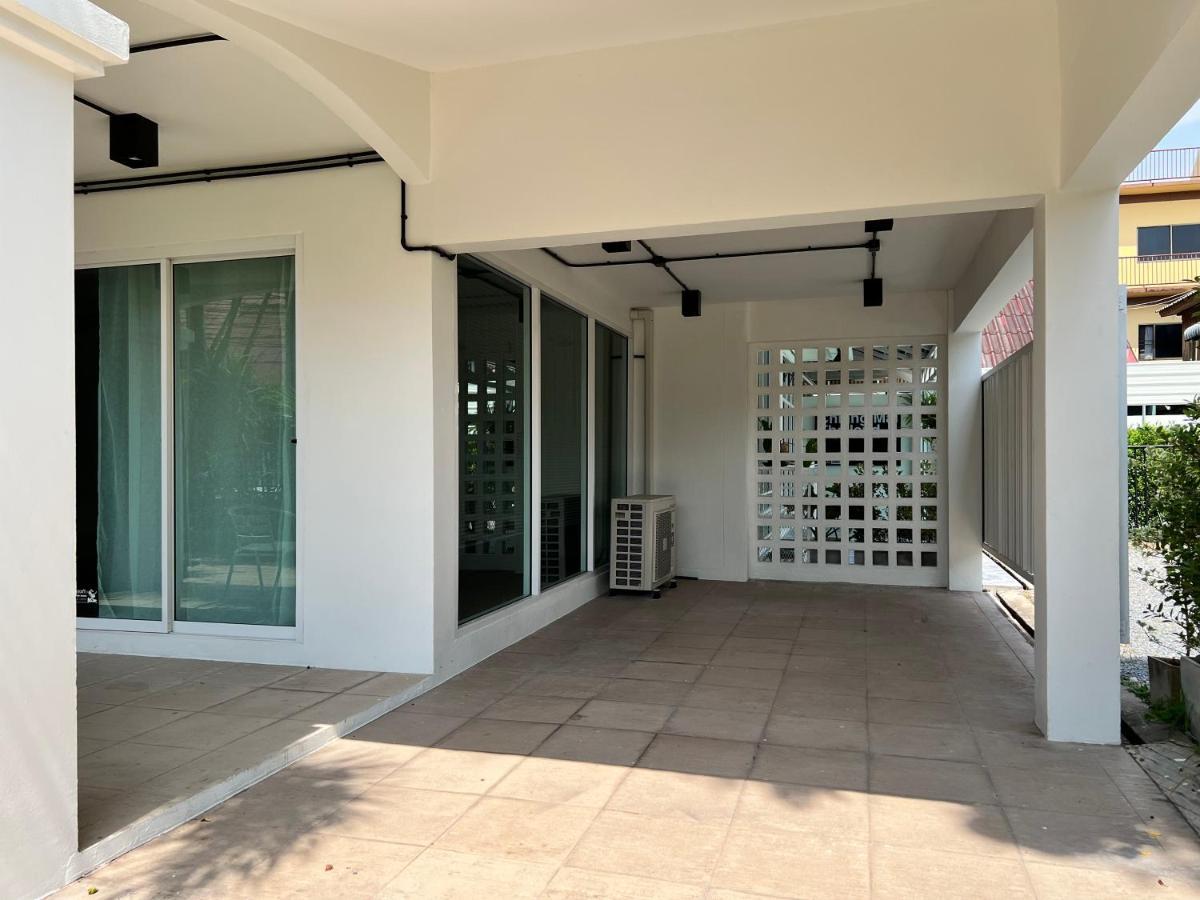 Mini-Me Hubs, Charm Suites & Pool In Old City Chiang Mai Exterior foto