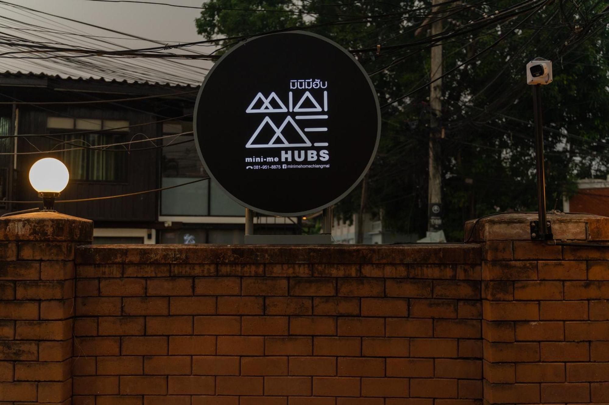 Mini-Me Hubs, Charm Suites & Pool In Old City Chiang Mai Exterior foto